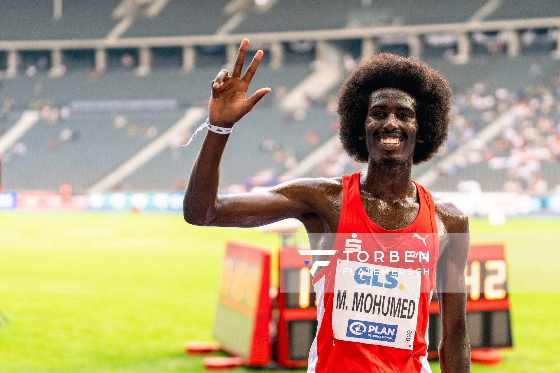 Deutscher Meister ueber 5000m Mohamed Mohumed (LG Olympia Dortmund) waehrend der deutschen Leichtathletik-Meisterschaften im Olympiastadion am 25.06.2022 in Berlin